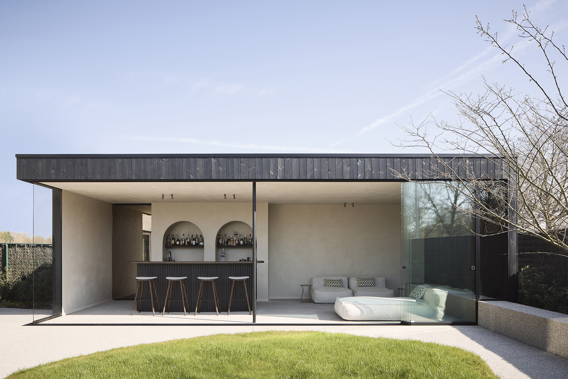 Poolhouse met bar